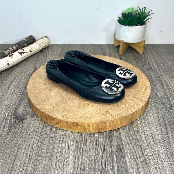 * Tory Burch Reva Leather Ballet Flats with Silver Medallion – Women’s Size 4 - Picture 3 of 14